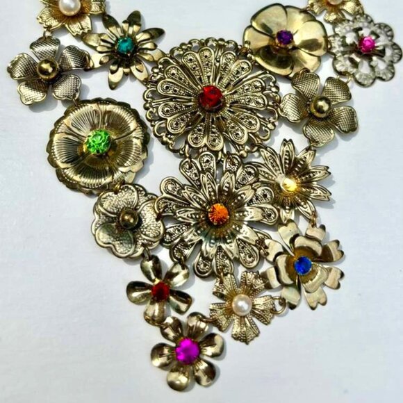 Multi Stone Chrystal and Gold Necklace - Picture 1 of 4